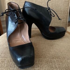 Alaia Lace-up Platform Pumps